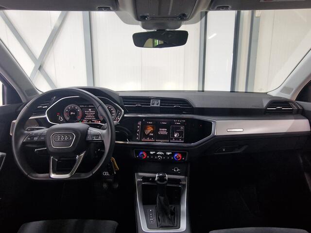 Audi Q3 35 TFSI 150pk S-Tronic S-Line | Camera | Leder/alcantara, Cruise control
