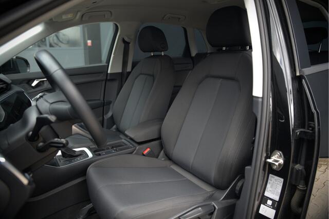 Audi Q3 45 TFSI e Advanced edition | Navigatie | Stoelverwarming | Parkeersensoren | Black Edition | Adaptive Cruise Control | DAB | Apple Carplay | Automaat | Digital Dash | LED | Elektrische Achterklep | Dodehoekdetectie