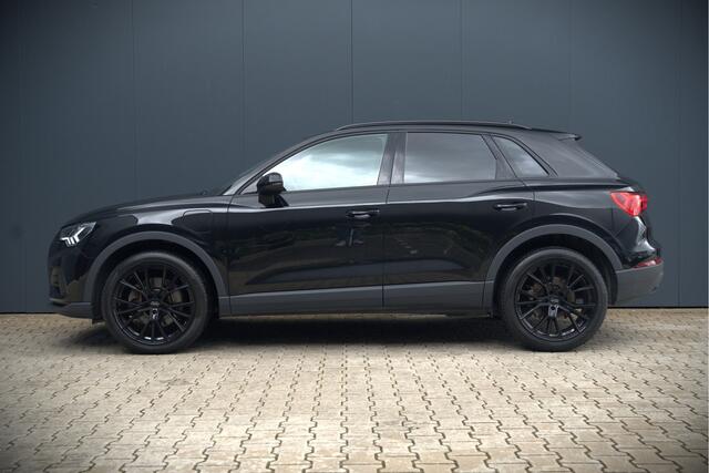 Audi Q3 45 TFSI e Advanced edition | Navigatie | Stoelverwarming | Parkeersensoren | Black Edition | Adaptive Cruise Control | DAB | Apple Carplay | Automaat | Digital Dash | LED | Elektrische Achterklep | Dodehoekdetectie