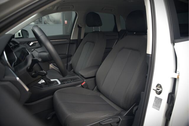 Audi Q3 45 TFSI e Advanced edition | Navigatie | Stoelverwarming | Parkeersensoren | Black Edition | Cruise Control | DAB | Navigatie | Automaat | Digital Dash | LED | Elektrische Achterklep | Dodehoekdetectie