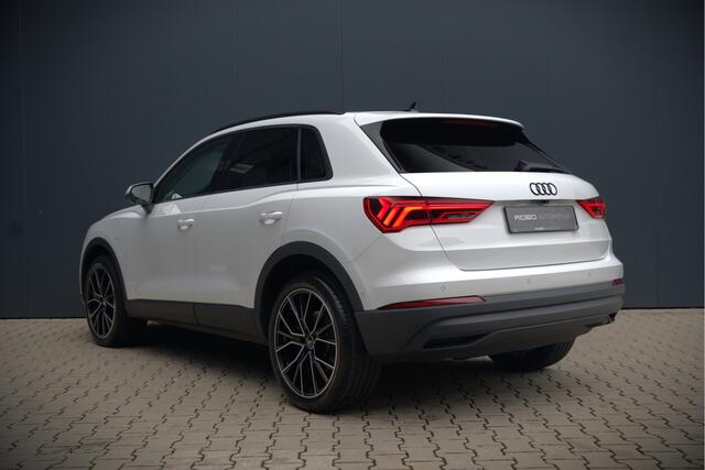 Audi Q3 45 TFSI e Advanced edition | Navigatie | Stoelverwarming | Parkeersensoren | Black Edition | Cruise Control | DAB | Navigatie | Automaat | Digital Dash | LED | Elektrische Achterklep | Dodehoekdetectie