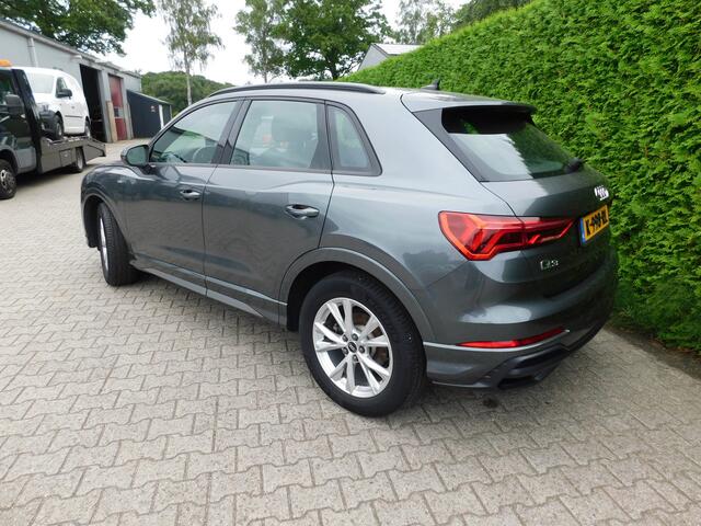 Audi Q3 35 TFSI 2X S edition, Carplay, Pdc