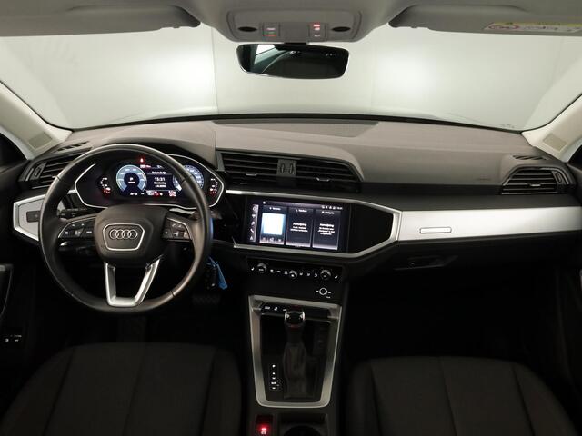 Audi Q3 45 TFSI e edition 245 pk S-tronic | Navigatie via App | Parkeersensoren achter | Adaptieve cruise control | LED koplampen | Stoelverwarming |