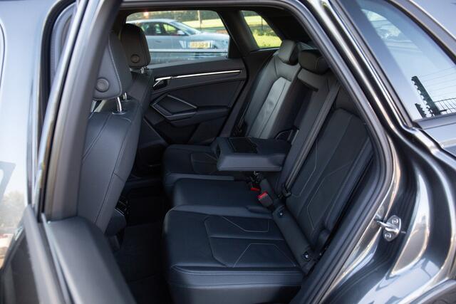 Audi Q3 45 TFSI e S edition ,Trekhaak, S-Line, Achteruitrijcamera, Stoelverwarming,