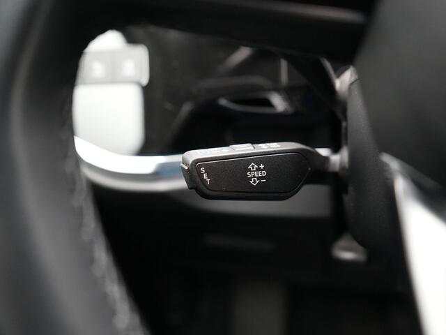 Audi Q3 45 TFSI e S Line Plug In Hybrid 245pk Dealer O.H PHEV | Matrix LED | Cruise Control | Sonos Soundsystem | Apple Carplay | Lane Assist | Lederen Sportstoelen Verwarmd | L.M. 20" |