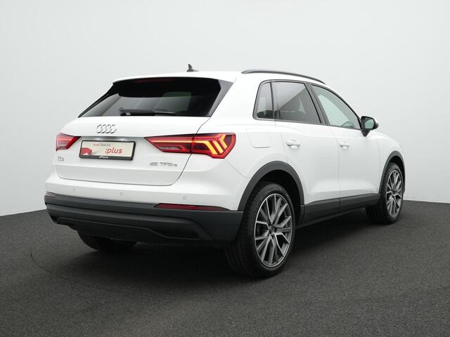 Audi Q3 45 TFSI e 245 pk S-tronic S edition | LED koplampen | Stoelverwarming | Sportstoelen | Parkeersensoren voor/achter | 20 inch