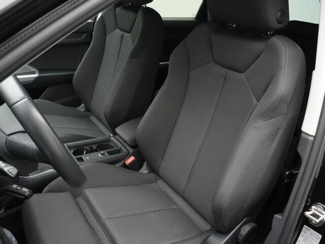 Audi Q3 45 TFSI e 245 pk S-tronic Advanced edition | Sportstoelen | Stoelverwarming | Parkeersensoren voor/achter | Adaptive Cruise | Standkachel | 18 inch