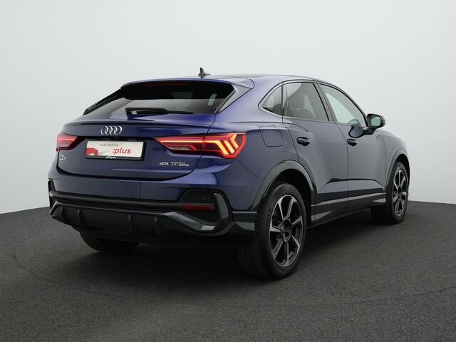Audi Q3 Sportback 45 TFSI e 245 pk S-tronic S Edition | Sportstoelen | Stoelverwarming | Trekhaak | LED | Achteruitrijcamera | Adaptive Cruise | 19 inch