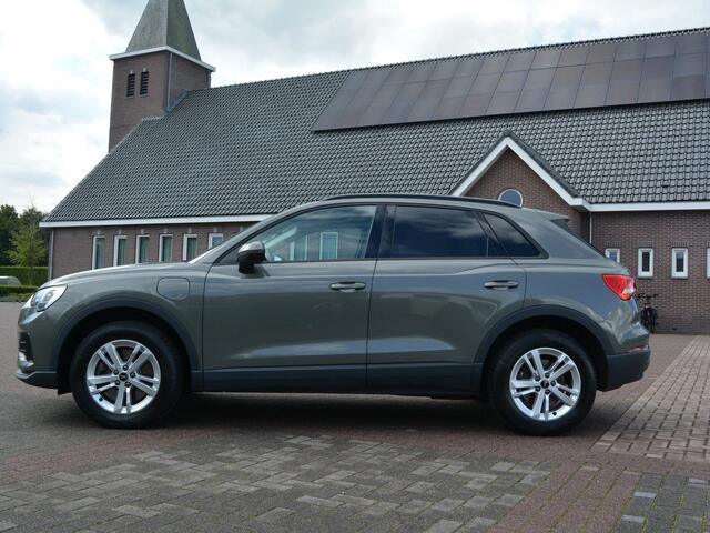 Audi Q3 1.4 45TFSIe Plug-Hybrid Proline Sport | Virtual Cockpit | Elek klep | Volleder / Alcantara | MMI Navi+ | Trekhaak | Park pack | Verw Stoelen | Etc..