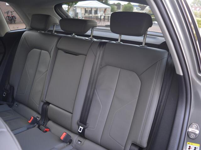 Audi Q3 1.4 45TFSIe Plug-Hybrid Proline Sport | Virtual Cockpit | Elek klep | Volleder / Alcantara | MMI Navi+ | Trekhaak | Park pack | Verw Stoelen | Etc..