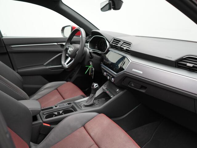 Audi Q3 Sportback 45 TFSI e S Line Plug In Hybrid 245pk Dealer O.H PHEV | Panodak | Adaptive Cruise | Lederen Sportstoelen Memory & Verwarmd | Sfeerverlichting | Camera | Virtual | Blis | Navigatie | DAB |