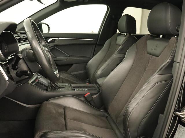 Audi Q3 35 TFSI S Line | Panoramadak | Stoelverwarming | Adaptive cruise | Camera | Carplay | Virtual Cockpit | Navigatie | Sportstoelen | Half leder | Climate control | Virtual Cockpit