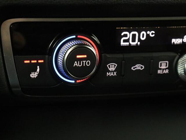 Audi Q3 35 TFSI S Line | Panoramadak | Stoelverwarming | Adaptive cruise | Camera | Carplay | Virtual Cockpit | Navigatie | Sportstoelen | Half leder | Climate control | Virtual Cockpit