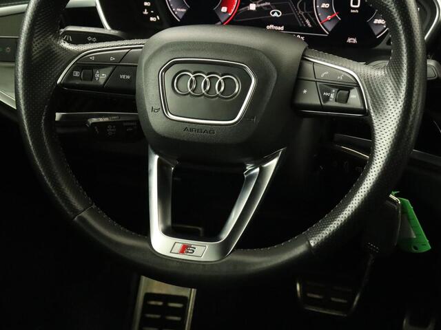 Audi Q3 35 TFSI S Line | Panoramadak | Stoelverwarming | Adaptive cruise | Camera | Carplay | Virtual Cockpit | Navigatie | Sportstoelen | Half leder | Climate control | Virtual Cockpit