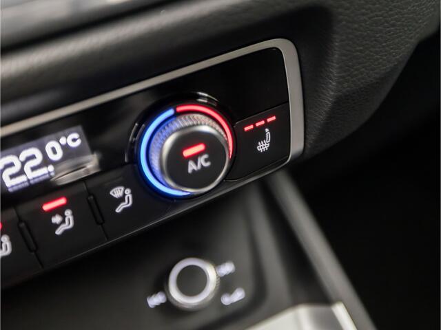 Audi Q3 35 TFSI Sport 150Pk Automaat (VIRTUAL COCKPIT, APPLE CARPLAY, GROOT NAVI, LEDER/ALCANTARA, STOELVERWARMING, SPORTSTOELEN, ELEK ACHTERKLEP, GETINT GLAS, NIEUWE APK, NIEUWSTAAT)