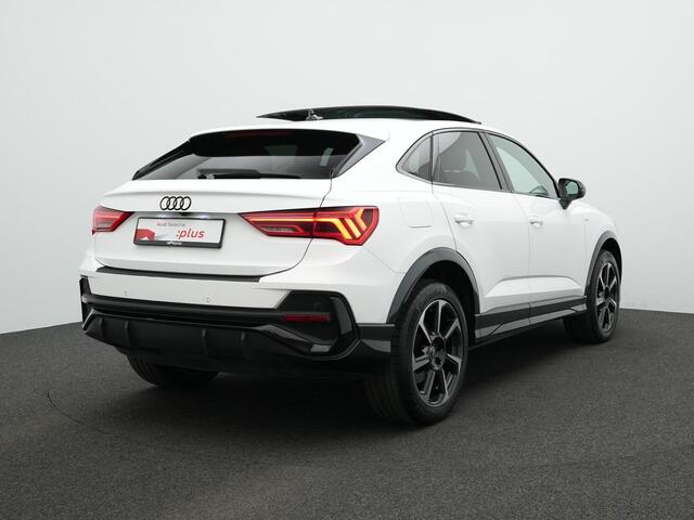Audi Q3 Sportback 45 TFSI e 245 pk S-tronic S Edition / S-Line | Panoramadak | Trekhaak | Rondomzicht camera | Stoel- stuurverwarming | Optiekpakket zwart plus | ACC | | Privacy glas | 19 inch