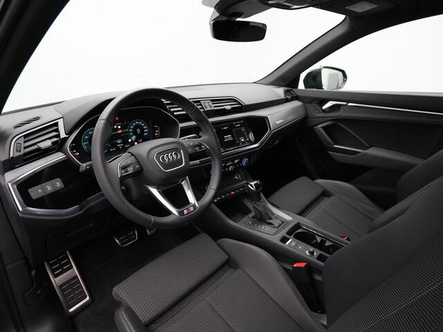 Audi Q3 Sportback 45 TFSI e 245 pk S-tronic S-Line | Panoramadak | Geheugenstoel | Rondomzicht camera | Alcantara delen | Navigatie