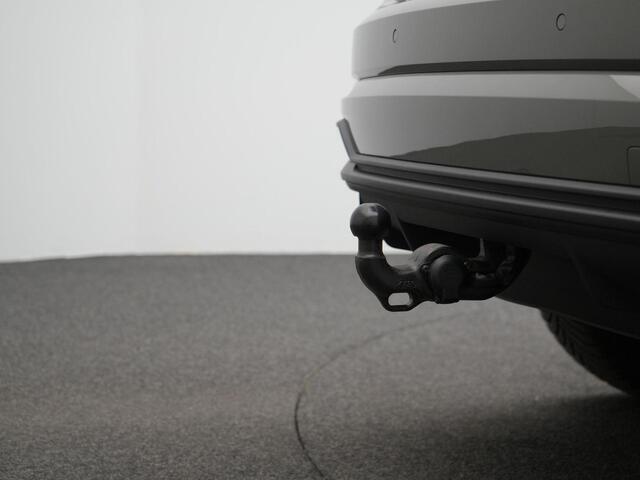 Audi Q3 35 TFSI 150 pk S-tronic S-Line | Trekhaak | Sonos | Achteruitrijcamera | Navigatie | Stoelverwarming