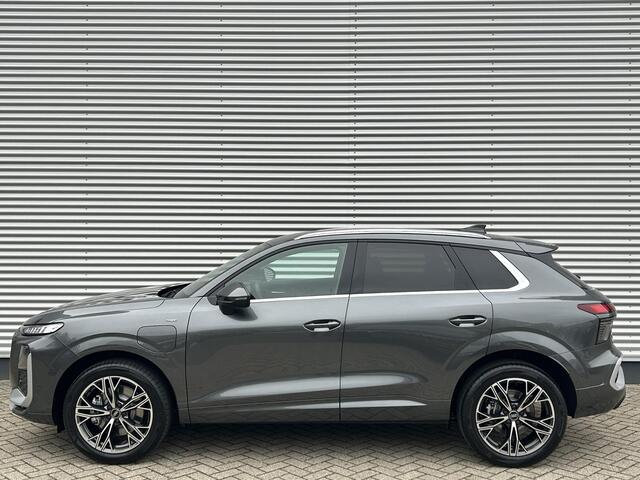 Audi Q3 S edition e-hybrid 200 kW / 272 PK Hatchback 6 ver | NIEUW MODEL | Adaptieve Cruise Control | Keyless Entry | Zwart Leder | Stoelverwarming | Camera |