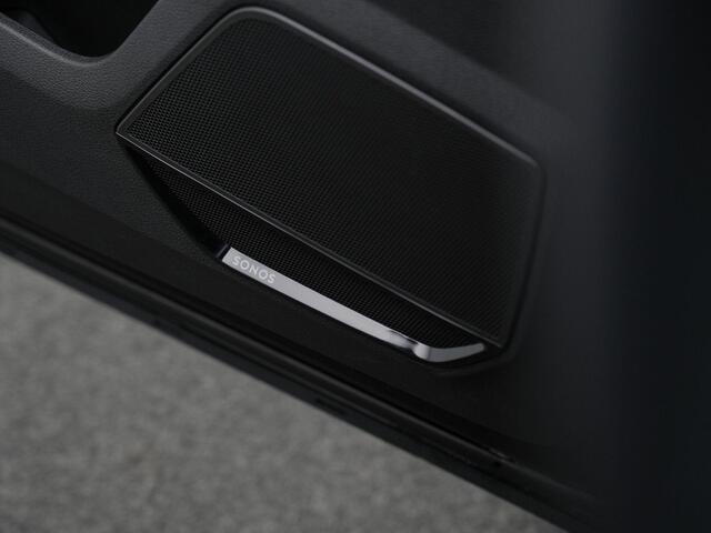 Audi Q3 45 TFSI e 245 pk S-tronic Business Edition | Panoramadak | Matrix LED | Sonos | Rondomzicht camera | Stoelverwarming | Navigatie