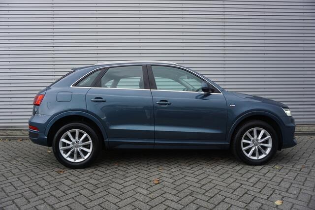 Audi Q3 1.4 TFSI CoD Adrenalin AUTOMAAT - Climate / Navi / Cruise / Parkeers. / Lm velgen / NAP
