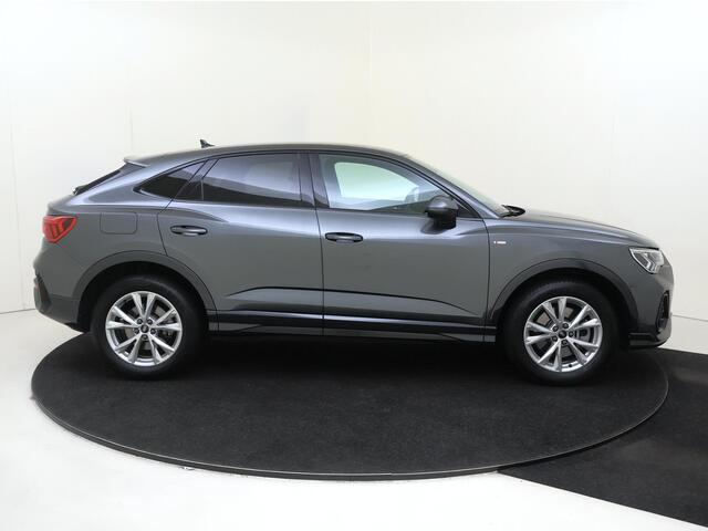 Audi Q3 Sportback 45 TFSI e S Edition | 360 camera | Dodehoek detectie | Keyless | SONOS audio | Cruise control | CarPlay | Navigatie Plus | Parkeersensoren |