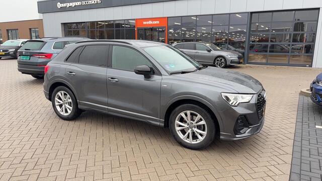 Audi Q3 35 TFSi 150 Pk Automaat S-Line | Navigatie | LED | S-Line Stoelen | Camera | Privacy Glas | Cruise | 1e Eigenaar | Trekhaak