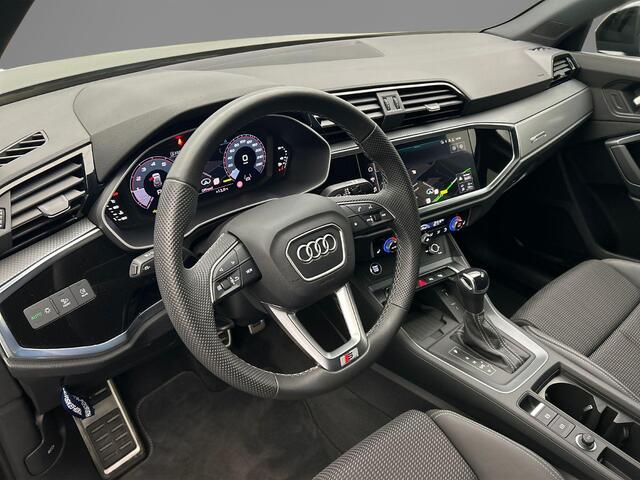 Audi Q3 35 TFSI 150PK S edition Competition | Trekhaak | ACC | MMI plus | Full-led | Camera | Optiekzwart |