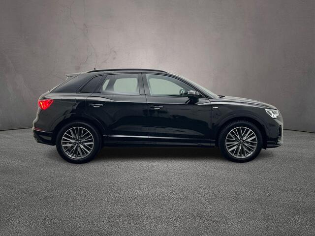 Audi Q3 35 TFSI 150PK S edition Competition | Trekhaak | ACC | MMI plus | Full-led | Camera | Optiekzwart |