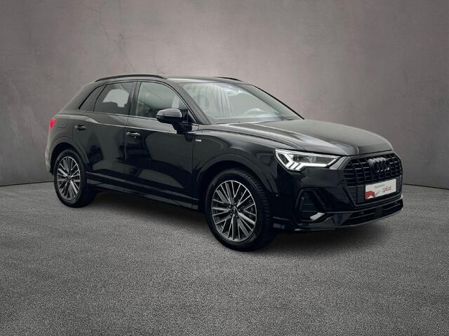 Audi Q3 35 TFSI 150PK S edition Competition | Trekhaak | ACC | MMI plus | Full-led | Camera | Optiekzwart |