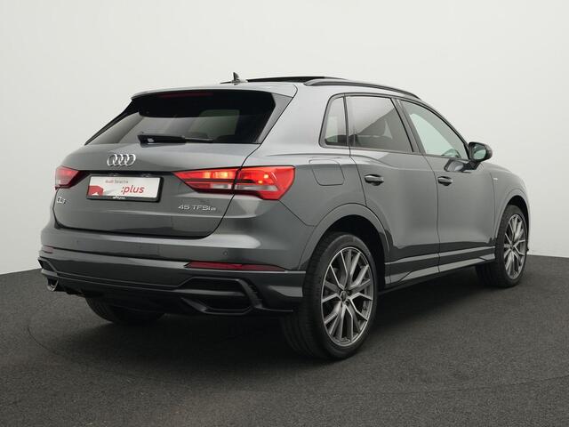 Audi Q3 45 TFSI e 245 pk S-tronic S edition | Panoramadak | Leder/alcantara | Stoelverwarming | Navigatie