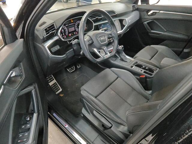 Audi Q3 45 TFSI e 245pk S-Tronic S edition / Panoramadak / S-Line Exterieur & Interieur / Elek. Achterklep / LED koplampen / Navigatie / Camera / Privacy Glas / 19" LMV