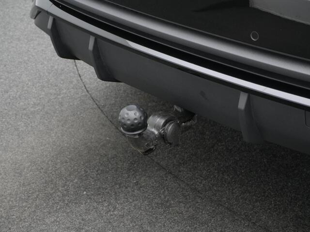 Audi Q3 Sportback 35 TFSI 150 pk S-tronic S Edition Competition | Panoramadak | Adaptief onderstel (DCC) | Trekhaak | Rondomzicht camera | Stoelverwarming | Standkachel | SONOS sound | 20 inch