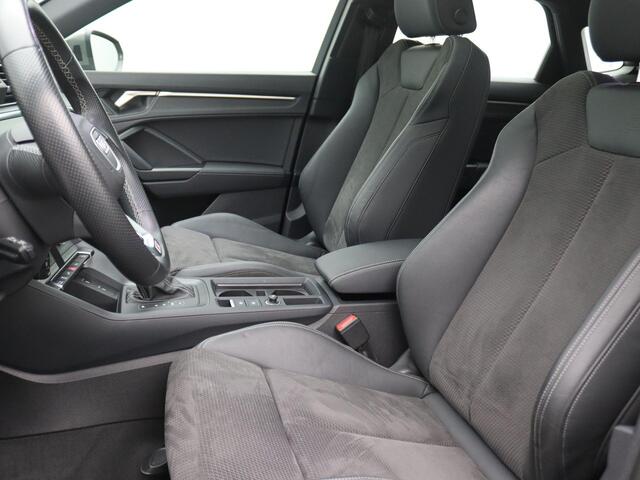 Audi Q3 Sportback 45 TFSI e S Edition 245PK S-Tronic Pano-Schuifdak, SOH 89%, Trekhaak, PDC voor en achter, Stoelverwarming, 19" LM Velgen, Navi, Clima