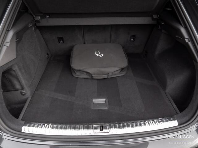 Audi Q3 45 TFSI E S-Line Pano SONOS Trekhaak Camera ACC Leer