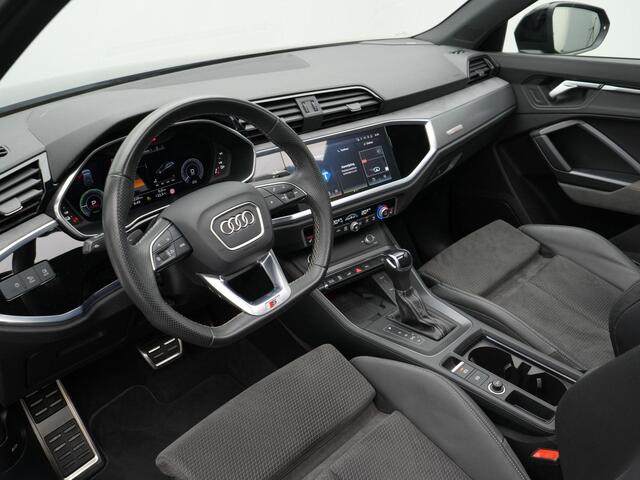 Audi Q3 45 TFSI e 245 pk S-tronic S edition | Panoramadak | SONOS sound | Achteruitrijcamera | Sportstoelen | LED Koplampen | Adaptive Cruise | 20 inch
