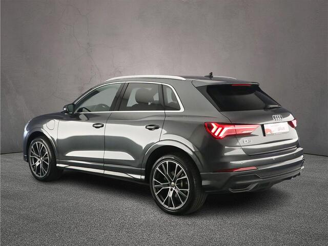 Audi Q3 45 TFSI e S edition | Trekhaak | Audi sound | MMI plus | Full-led | ACC | Parkeerhulp plus |