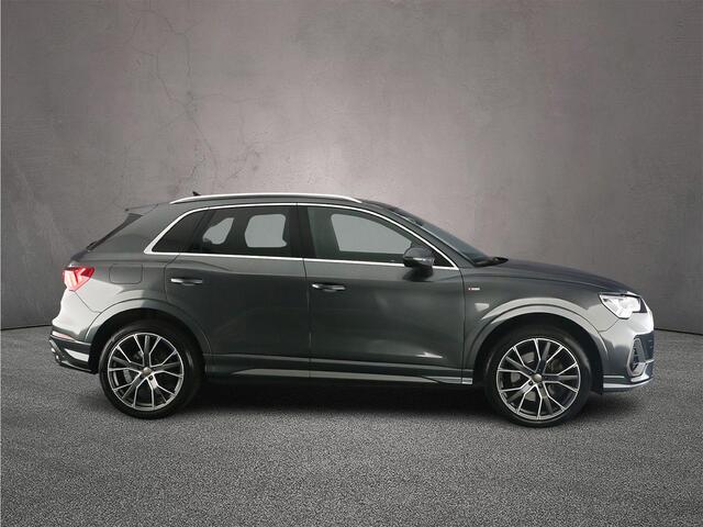 Audi Q3 45 TFSI e S edition | Trekhaak | Audi sound | MMI plus | Full-led | ACC | Parkeerhulp plus |