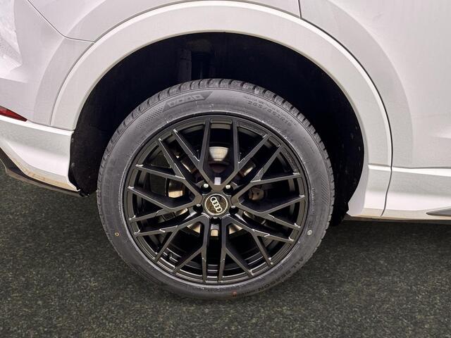 Audi Q3 45 TFSI e S tronic S-line, Stoelverw., 19 inch.