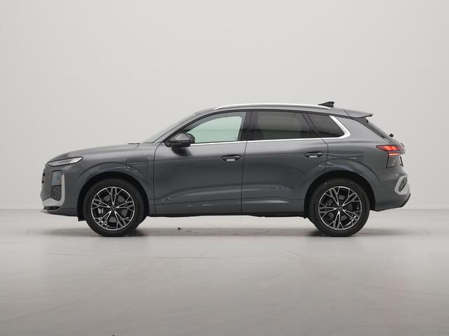 Audi Q3 1.5 200kW e-hybrid S edition Adapt. cruise Dodehoeksens. Verw. stoelen Camera Leder