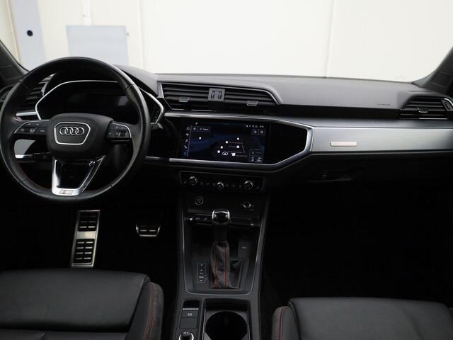 Audi Q3 45 TFSIe 180kW/245PK S Line · Apple/Android Car Play · Elektrische stoelverstelling · Leder · Trekhaak
