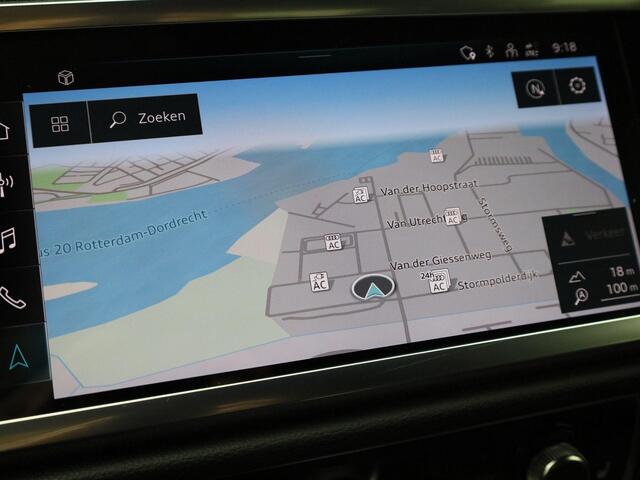 Audi Q3 45 TFSIe 180kW/245PK S Line · Apple/Android Car Play · Elektrische stoelverstelling · Leder · Trekhaak