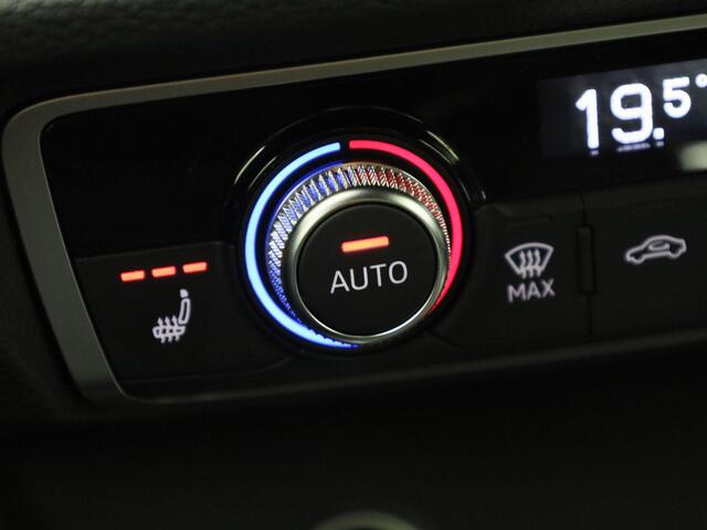 Audi Q3 45 TFSIe 180kW/245PK S Line · Apple/Android Car Play · Elektrische stoelverstelling · Leder · Trekhaak