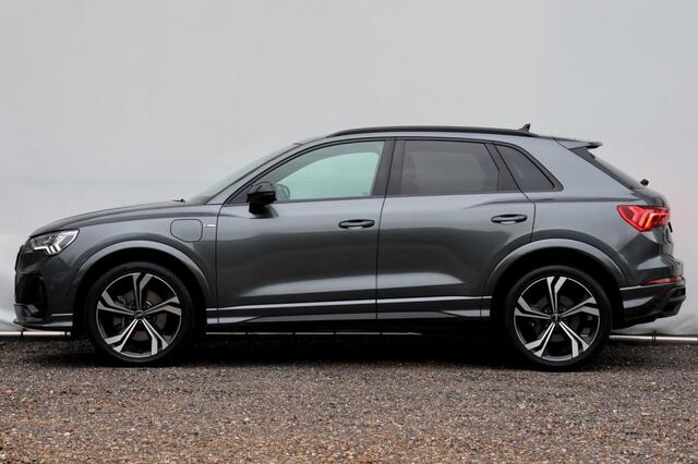 Audi Q3 45 TFSI e S-Line - 245 pk **Sonos / Trekhaak / Ambiance