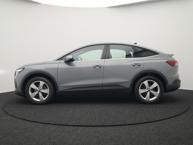 Audi Q4 Sportback E-Tron 35 Edition 55 kWh Electrisch 170pk Dealer O.H INCL BTW Adaptive Cruise | Camera | Verwarmde Stoelen | Virtual | Front Assist | Navigatie | DAB |