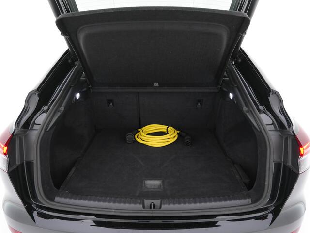 Audi Q4 Sportback e-tron 40 S edition 77 kWh [ 3-Fase ] (INCL-BTW) *HEAT-PUMP | LEATHER-FABRIC | MATRIX-LED | ADAPTIVE-CRUISE | AMBIENT-LIGHT | DIGI-COCKPIT | AUDI-SOUND | DAB+ | KEYLESS | SHIFT-PADDLES | CAMERA | HEATED-SPORTSEATS | 20''ALU*