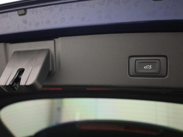 Audi Q4 e-tron S Edition e-tron 45 210kW/286pk 82Kwh Hatchback El Audi Q4 e-tron 45 quattro S Edition 286 PK Panoramadak - Comfortpakket plus - Lichtpakket plus