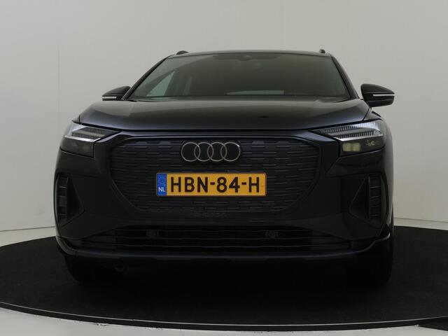 Audi Q4 e-tron 45 quattro Advanced edition 82 kWh | Achteruitrijcamera | LED Matrix | Stoelverwarming | Navigatie | Adaptieve cruise control | CarPlay | Elektrische achterklep |