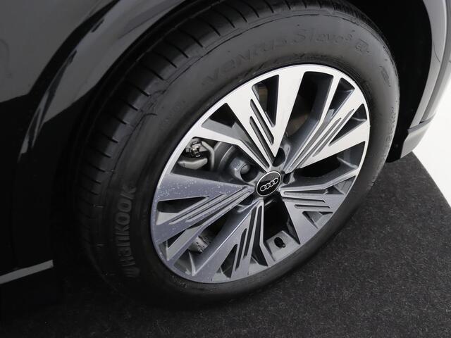 Audi Q4 e-tron 45 quattro Advanced edition 82 kWh | Achteruitrijcamera | LED Matrix | Stoelverwarming | Navigatie | Adaptieve cruise control | CarPlay | Elektrische achterklep |