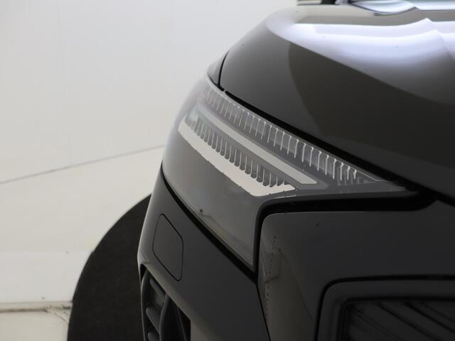 Audi Q4 e-tron 45 quattro Advanced edition 82 kWh | Achteruitrijcamera | LED Matrix | Stoelverwarming | Navigatie | Adaptieve cruise control | CarPlay | Elektrische achterklep |